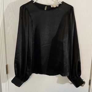Vine & Love Medium Black Balloon Sleeve Blouse